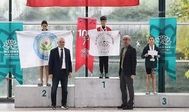 Nilüfer Belediyesi: Yüzme yarışmasında dereceye girenler ödüllendirildi